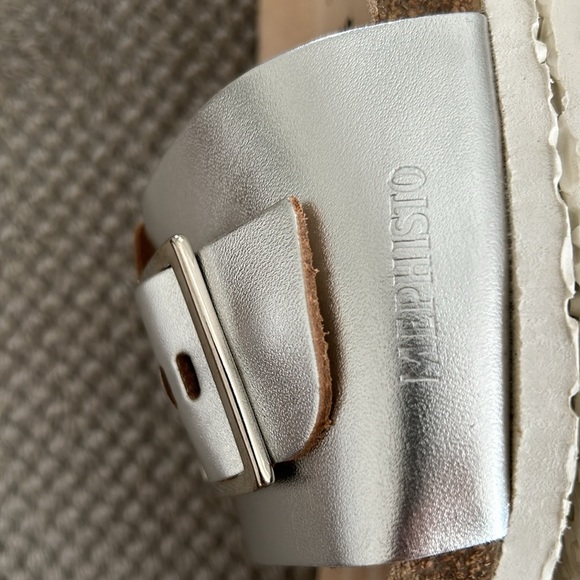 Mephisto silver leather Mabel sandals, size 39 (US 8.5) - Picture 4 of 9